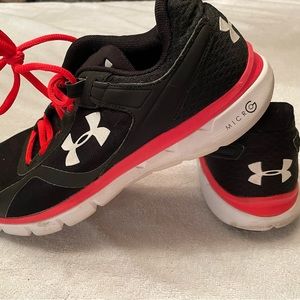 Women’s UnderArmour MicroG sneakers size 9.5